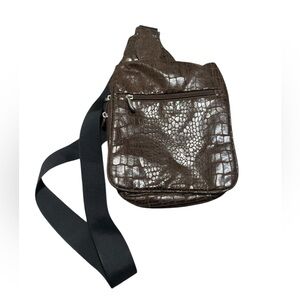 Travelon Chocolate Brown Alligator Print Crossbody Travel Bag Multipocket.